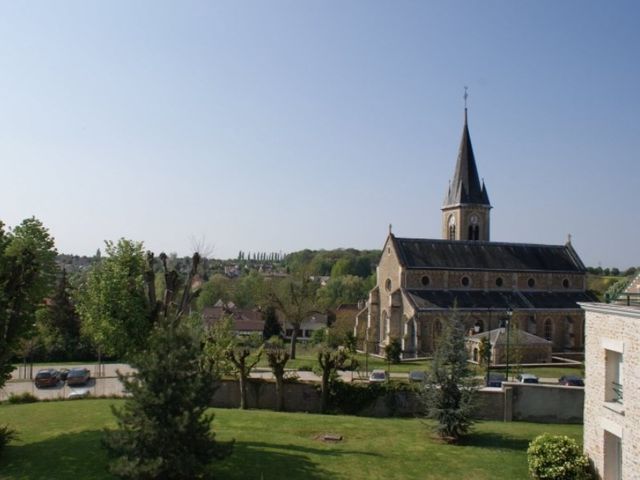 Vue sur l'église © radio-france - mairie Santeny